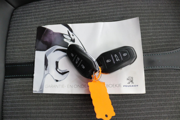 Peugeot 5008 1.2 PureTech*NAVI*CAM*HAAK*CRUISE*ECC*CARPLAY*7PER Peugeot 5008 1.2 PureTech*NAVI*CAM*HAAK*CRUISE*ECC*CARPLAY*7PER