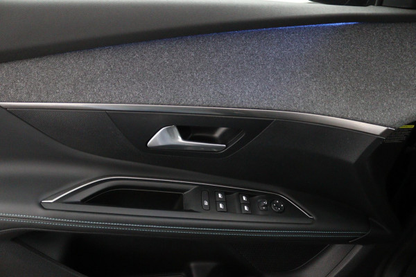 Peugeot 5008 1.2 PureTech*NAVI*CAM*HAAK*CRUISE*ECC*CARPLAY*7PER Peugeot 5008 1.2 PureTech*NAVI*CAM*HAAK*CRUISE*ECC*CARPLAY*7PER
