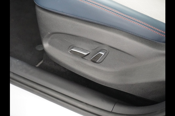 BYD ATTO 3 60kWh Design Pano-dak Leer+Elektr.Verst. Warmtepomp Adaptieve-Cr 360°Camera Apple Carplay Android Auto Elektr.A-klep Design Cont Verkeersbord detectie WiFi DAB Led Rijstrooksensor Fabrieksgarantie tot 31-7-2029/150.000km Garantie op de tractiebatterij tot 31-7-2031/200.000km  44.000 euro nieuw!