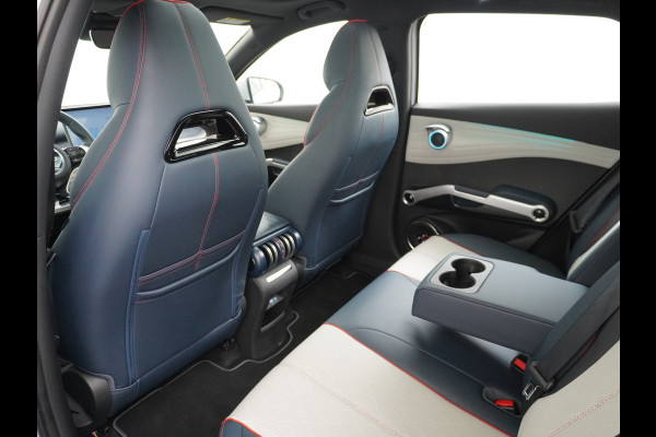 BYD ATTO 3 60kWh Design Pano-dak Leer+Elektr.Verst. Warmtepomp Adaptieve-Cr 360°Camera Apple Carplay Android Auto Elektr.A-klep Design Cont Verkeersbord detectie WiFi DAB Led Rijstrooksensor Fabrieksgarantie tot 31-7-2029/150.000km Garantie op de tractiebatterij tot 31-7-2031/200.000km  44.000 euro nieuw!