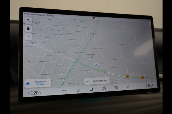 BYD ATTO 3 60kWh Design Pano-dak Leer+Elektr.Verst. Warmtepomp Adaptieve-Cr 360°Camera Apple Carplay Android Auto Elektr.A-klep Design Cont Verkeersbord detectie WiFi DAB Led Rijstrooksensor Fabrieksgarantie tot 31-7-2029/150.000km Garantie op de tractiebatterij tot 31-7-2031/200.000km  44.000 euro nieuw!