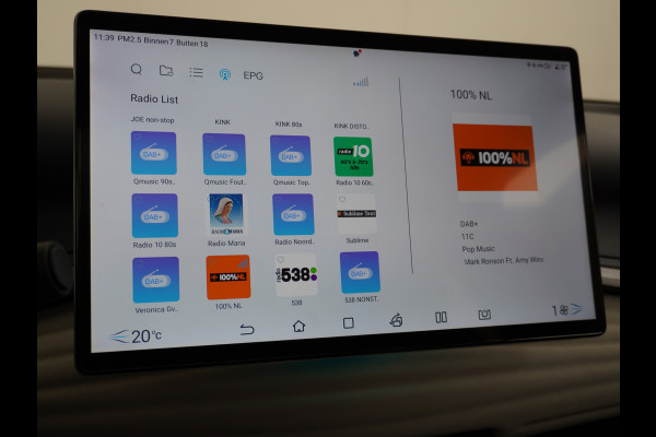 BYD ATTO 3 60kWh Design Pano-dak Leer+Elektr.Verst. Warmtepomp Adaptieve-Cr 360°Camera Apple Carplay Android Auto Elektr.A-klep Design Cont Verkeersbord detectie WiFi DAB Led Rijstrooksensor Fabrieksgarantie tot 31-7-2029/150.000km Garantie op de tractiebatterij tot 31-7-2031/200.000km  44.000 euro nieuw!