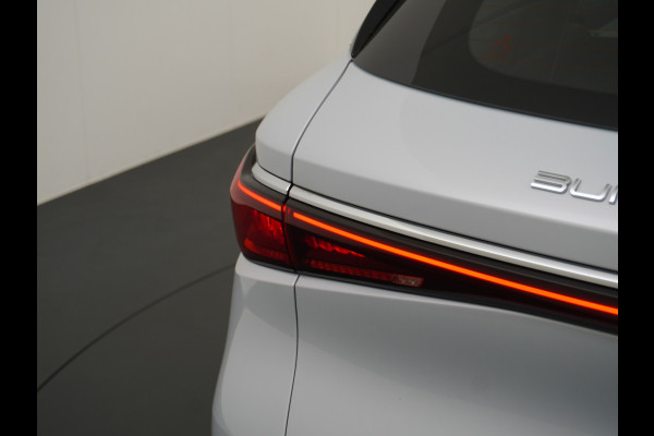 BYD ATTO 3 60kWh Design Pano-dak Leer+Elektr.Verst. Warmtepomp Adaptieve-Cr 360°Camera Apple Carplay Android Auto Elektr.A-klep Design Cont Verkeersbord detectie WiFi DAB Led Rijstrooksensor Fabrieksgarantie tot 31-7-2029/150.000km Garantie op de tractiebatterij tot 31-7-2031/200.000km  44.000 euro nieuw!
