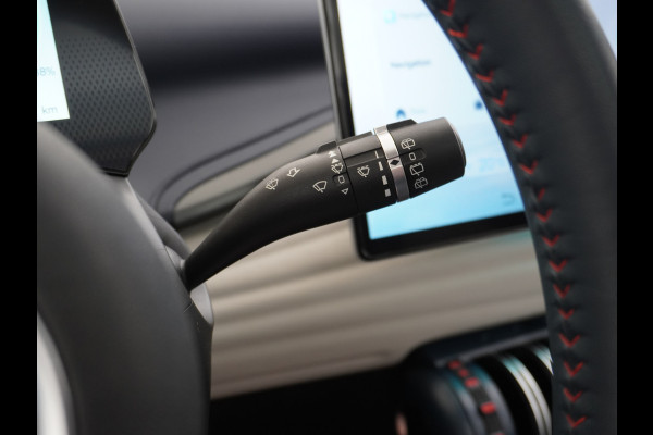 BYD ATTO 3 60kWh Design Pano-dak Leer+Elektr.Verst. Warmtepomp Adaptieve-Cr 360°Camera Apple Carplay Android Auto Elektr.A-klep Design Cont Verkeersbord detectie WiFi DAB Led Rijstrooksensor Fabrieksgarantie tot 31-7-2029/150.000km Garantie op de tractiebatterij tot 31-7-2031/200.000km  44.000 euro nieuw!