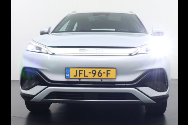 BYD ATTO 3 60kWh Design Pano-dak Leer+Elektr.Verst. Warmtepomp Adaptieve-Cr 360°Camera Apple Carplay Android Auto Elektr.A-klep Design Cont Verkeersbord detectie WiFi DAB Led Rijstrooksensor Fabrieksgarantie tot 31-7-2029/150.000km Garantie op de tractiebatterij tot 31-7-2031/200.000km  44.000 euro nieuw!