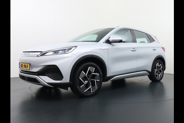 BYD ATTO 3 60kWh Design Pano-dak Leer+Elektr.Verst. Warmtepomp Adaptieve-Cr 360°Camera Apple Carplay Android Auto Elektr.A-klep Design Cont Verkeersbord detectie WiFi DAB Led Rijstrooksensor Fabrieksgarantie tot 31-7-2029/150.000km Garantie op de tractiebatterij tot 31-7-2031/200.000km  44.000 euro nieuw!