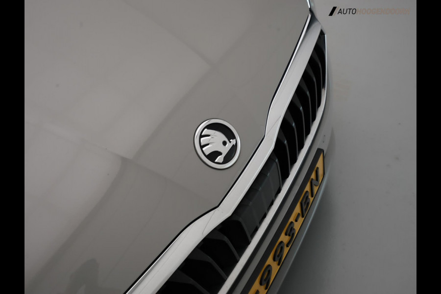 Škoda SCALA 1.0 TSI Luxe Edition (APPLE CARPLAY,LED VERLICHTING,STOELVERWARMING,CRUISE,DIGITAL DISPLAY,PARKEERSENSOR,SKODA SOUND)