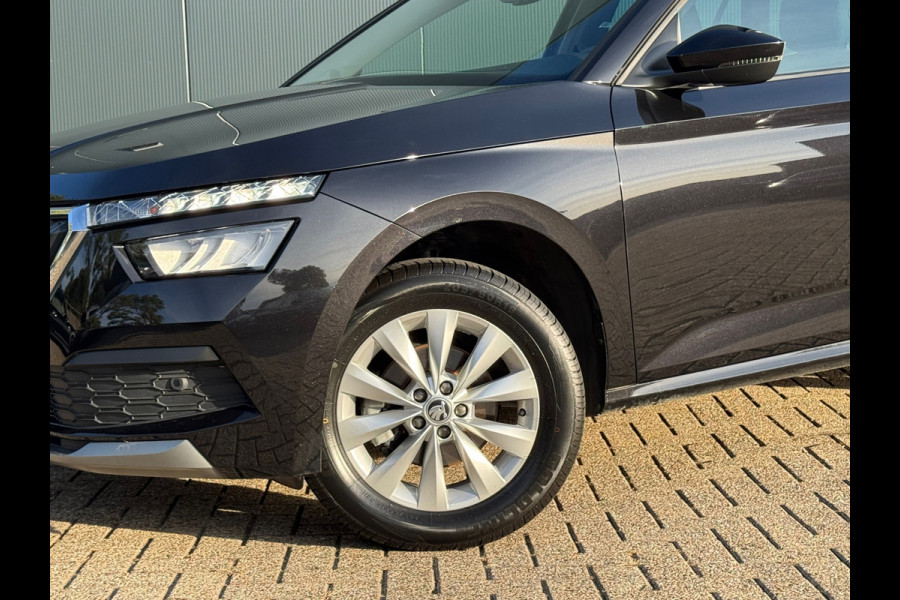 Škoda Kamiq 1.0 TSI Automaat Ambition * Trekhaak * Navigatie * Camera * Adaptieve Cruise Control *