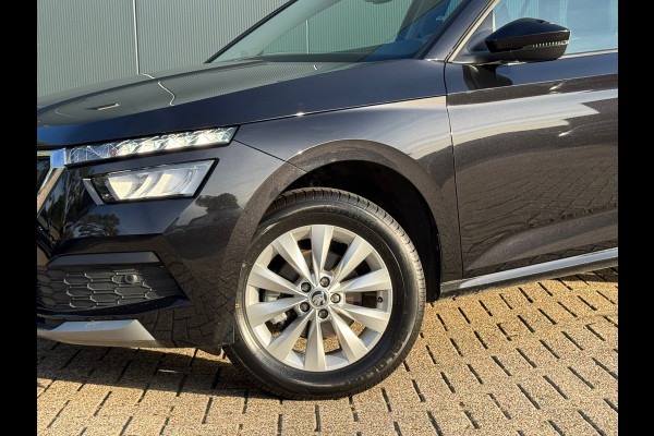 Škoda Kamiq 1.0 TSI Automaat Ambition * Trekhaak * Navigatie * Camera * Adaptieve Cruise Control *