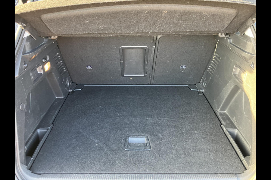 Peugeot 3008 1.2 PureTech Premium | Trekhaak | Elektr. stoelen | 12 mnd garantie | NAP