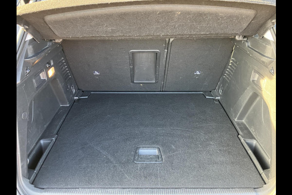Peugeot 3008 1.2 PureTech Premium | Trekhaak | Elektr. stoelen | 12 mnd garantie | NAP