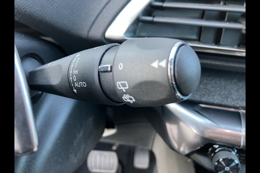 Peugeot 3008 1.2 PureTech Premium | Trekhaak | Elektr. stoelen | 12 mnd garantie | NAP
