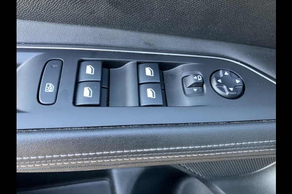 Peugeot 3008 1.2 PureTech Premium | Trekhaak | Elektr. stoelen | 12 mnd garantie | NAP