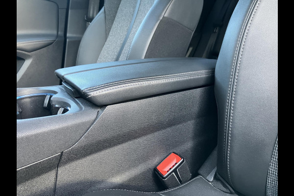 Peugeot 3008 1.2 PureTech Premium | Trekhaak | Elektr. stoelen | 12 mnd garantie | NAP