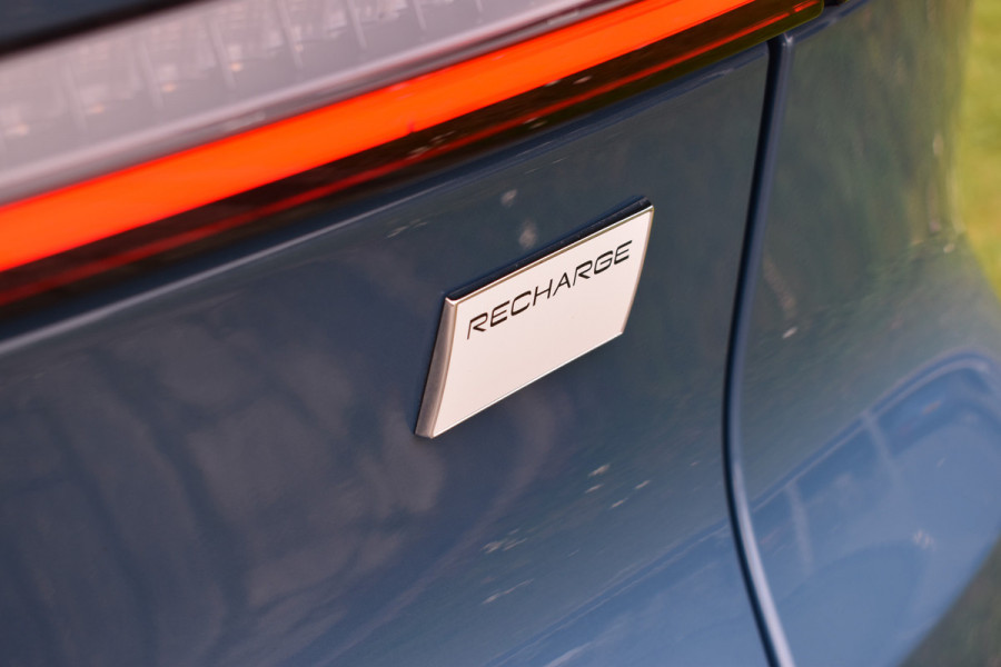 Volvo C40 Recharge 231PK Core 69 kWh Trekhaak | Camera | 19 "LMV | Stoelverwarming | Stuurverwarming