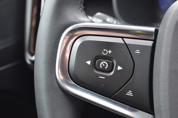 Volvo C40 Recharge 231PK Core 69 kWh Trekhaak | Camera | 19 "LMV | Stoelverwarming | Stuurverwarming