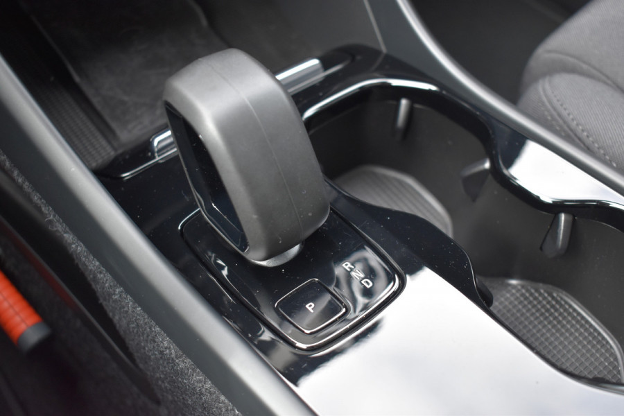 Volvo C40 Recharge 231PK Core 69 kWh Trekhaak | Camera | 19 "LMV | Stoelverwarming | Stuurverwarming