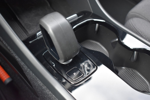 Volvo C40 Recharge 231PK Core 69 kWh Trekhaak | Camera | 19 "LMV | Stoelverwarming | Stuurverwarming