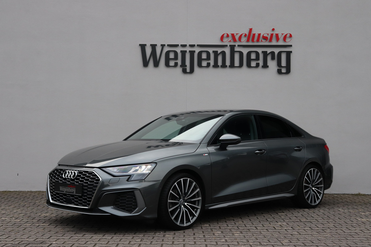 Audi A3 Limousine 35 TFSI S-line Trekhaak Leder