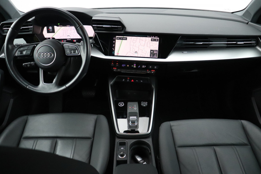 Audi A3 Limousine 35 TFSI S-line Trekhaak Leder