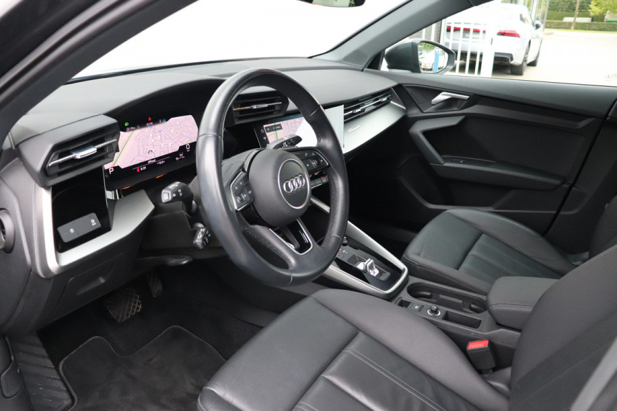 Audi A3 Limousine 35 TFSI S-line Trekhaak Leder