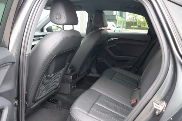 Audi A3 Limousine 35 TFSI S-line Trekhaak Leder