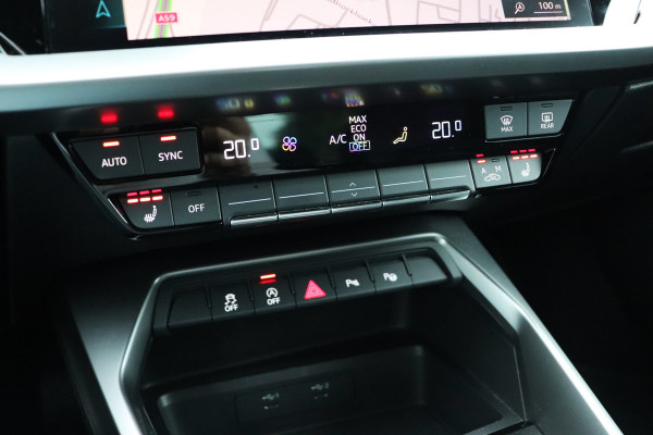 Audi A3 Limousine 35 TFSI S-line Trekhaak Leder