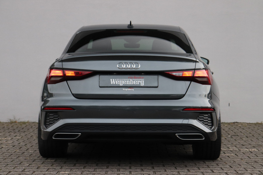 Audi A3 Limousine 35 TFSI S-line Trekhaak Leder