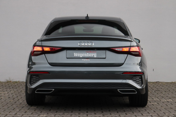 Audi A3 Limousine 35 TFSI S-line Trekhaak Leder