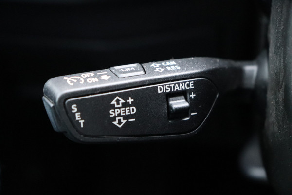 Audi A3 Limousine 35 TFSI S-line Trekhaak Leder