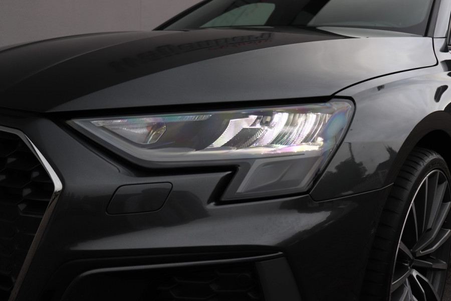 Audi A3 Limousine 35 TFSI S-line Trekhaak Leder