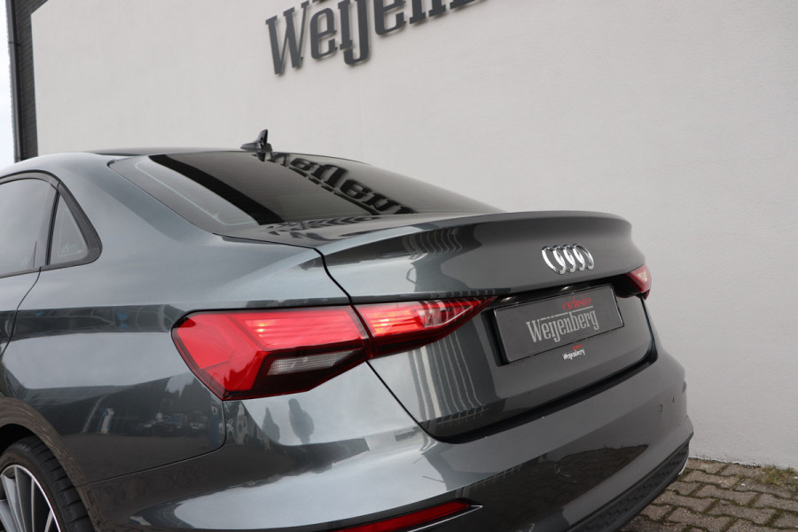 Audi A3 Limousine 35 TFSI S-line Trekhaak Leder