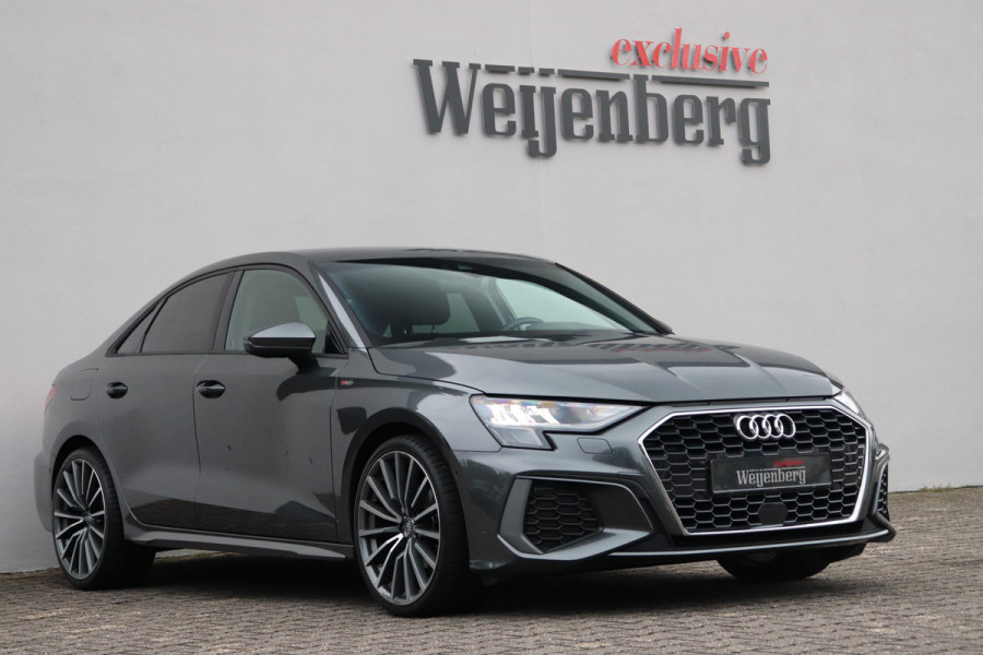 Audi A3 Limousine 35 TFSI S-line Trekhaak Leder