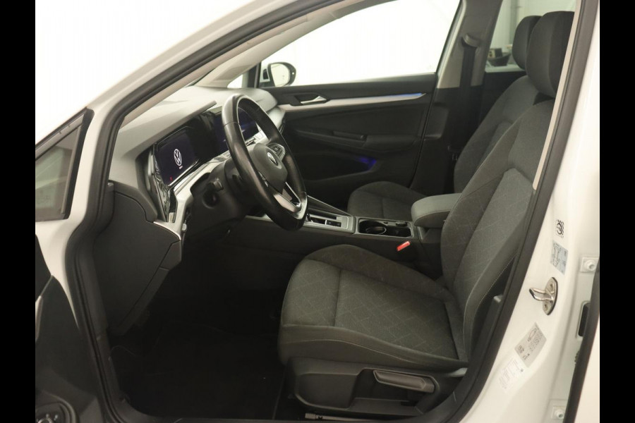 Volkswagen Golf 1.5 eTSI Style | Carplay | Navigatie | Camera | Adaptive cruise | Digital Cockpit | Full LED | Climate control | Parkeerhulp