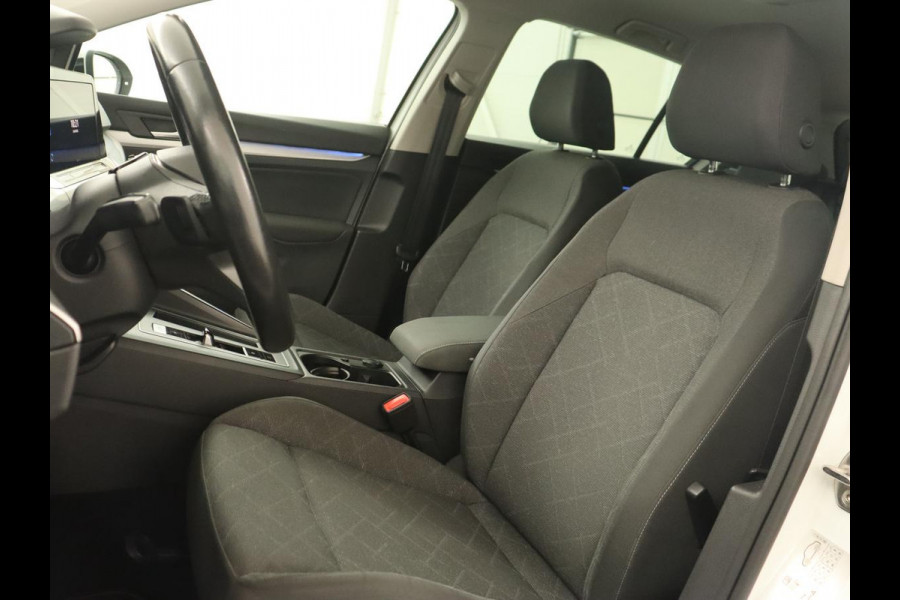 Volkswagen Golf 1.5 eTSI Style | Carplay | Navigatie | Camera | Adaptive cruise | Digital Cockpit | Full LED | Climate control | Parkeerhulp