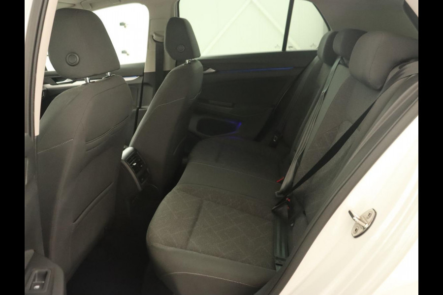 Volkswagen Golf 1.5 eTSI Style | Carplay | Navigatie | Camera | Adaptive cruise | Digital Cockpit | Full LED | Climate control | Parkeerhulp