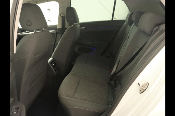 Volkswagen Golf 1.5 eTSI Style | Carplay | Navigatie | Camera | Adaptive cruise | Digital Cockpit | Full LED | Climate control | Parkeerhulp