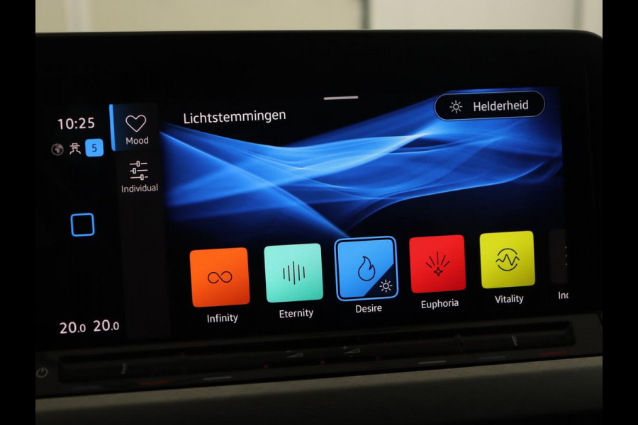 Volkswagen Golf 1.5 eTSI Style | Carplay | Navigatie | Camera | Adaptive cruise | Digital Cockpit | Full LED | Climate control | Parkeerhulp