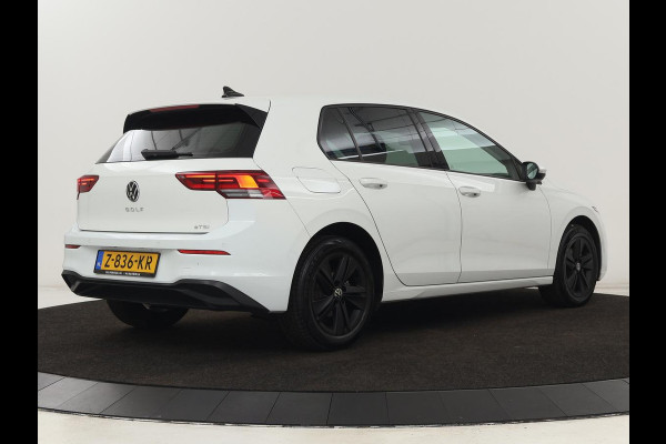 Volkswagen Golf 1.5 eTSI Style | Carplay | Navigatie | Camera | Adaptive cruise | Digital Cockpit | Full LED | Climate control | Parkeerhulp