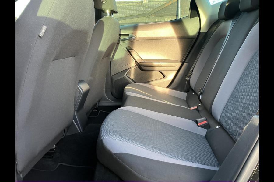 Seat Arona 1.0 TSI Style Business Intense | Trekhaak | NL-auto | Camera