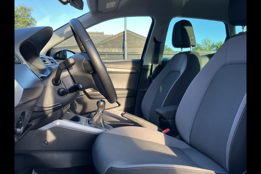 Seat Arona 1.0 TSI Style Business Intense | Trekhaak | NL-auto | Camera