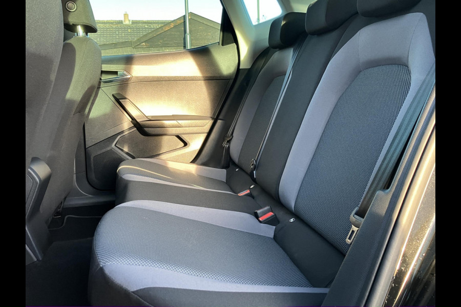 Seat Arona 1.0 TSI Style Business Intense | Trekhaak | NL-auto | Camera