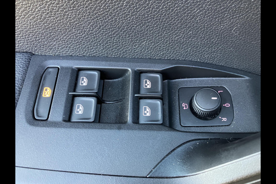 Seat Arona 1.0 TSI Style Business Intense | Trekhaak | NL-auto | Camera