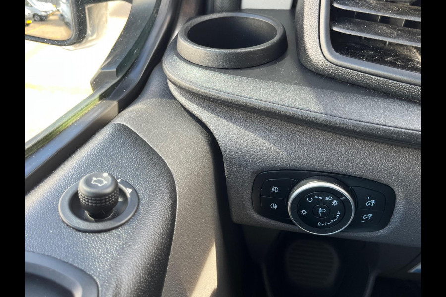 Ford Transit Custom 320 2.0 TDCI 130PK Automaat L1H1 Trend / Trekhaak / Sync 3 app connect
