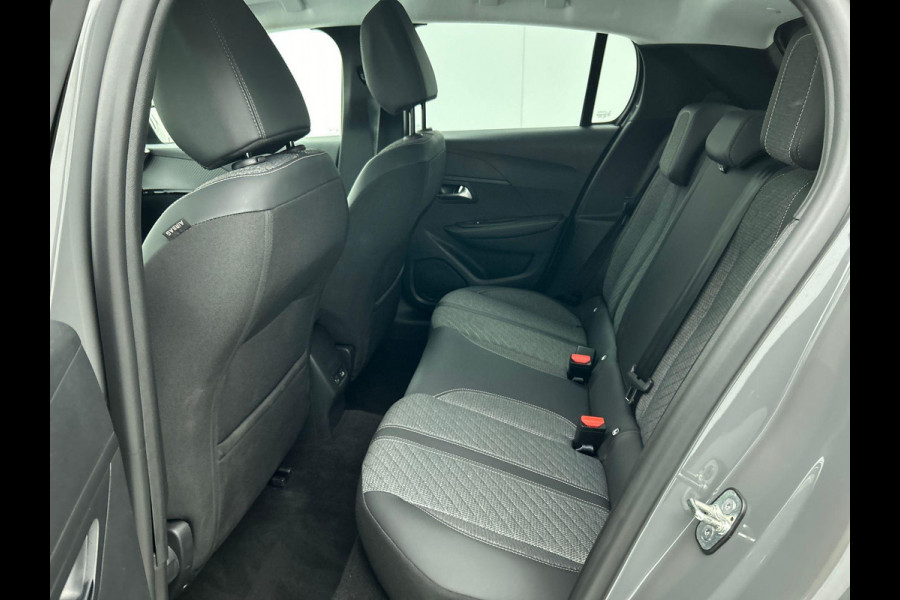Peugeot 208 1.2 Hybrid 100PK Automaat Allure | Navigatie | Apple Carplay/Android Auto | Airco | Camera | Parkeer sensoren | Cruise Control | Led | Lichtmetalen Velgen