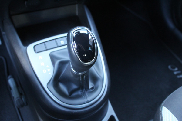 Hyundai i10 1.0 67pk Comfort Smart AUTOMAAT 5-zits NL-Auto NAP Airco Cruise Navi Camera Carplay