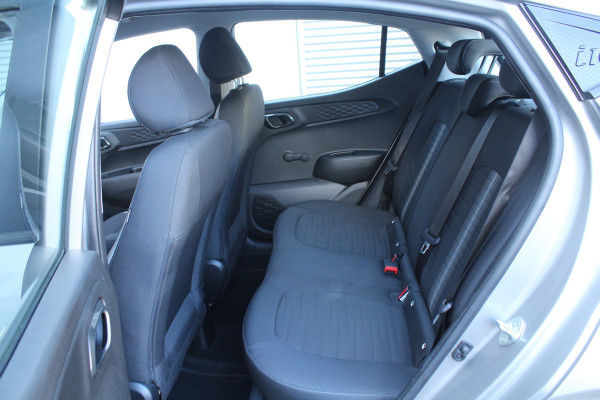 Hyundai i10 1.0 67pk Comfort Smart AUTOMAAT 5-zits NL-Auto NAP Airco Cruise Navi Camera Carplay