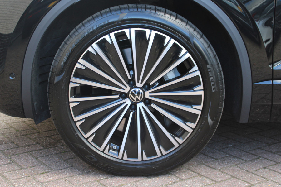 Volkswagen Touareg 3.0 TSi eHybrid 4MOTION Elegance | Nachtzicht | Luchtvering | Trekhaak | Panoramadak | FULL