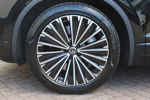 Volkswagen Touareg 3.0 TSi eHybrid 4MOTION Elegance | Nachtzicht | Luchtvering | Trekhaak | Panoramadak | FULL