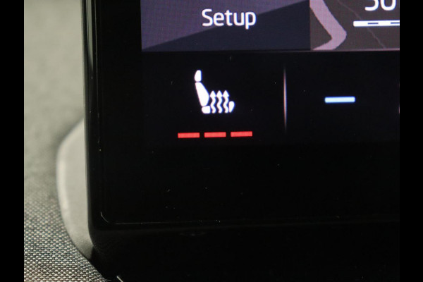 Škoda ENYAQ iV 60 | Stoelverwarming | Trekhaak | Matrix LED | Carplay | Stuurverwarming | Navigatie | Half leder | Cruise control | Parkeerhulp